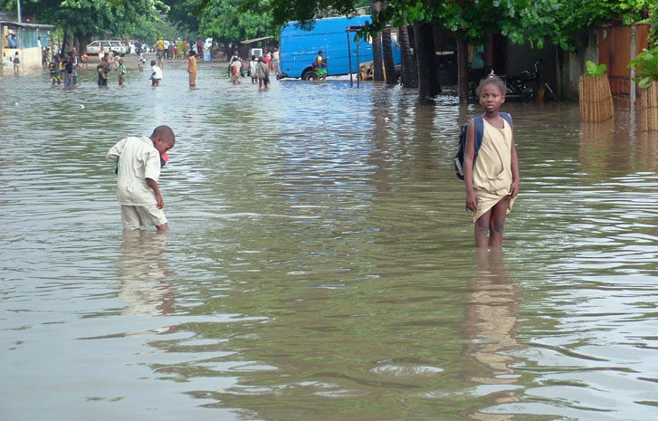 FLOOD: Okowa Visits IDP Camps